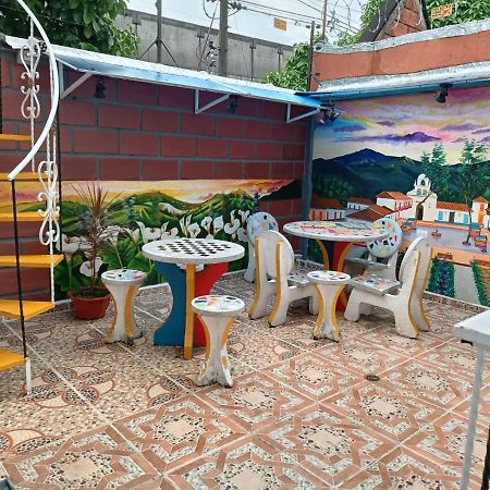 Hotel Eterna Primavera Меделин Екстериор снимка