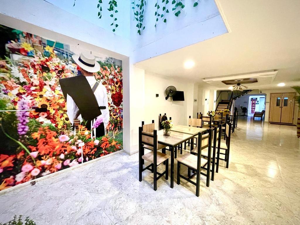 Hotel Eterna Primavera Меделин Екстериор снимка