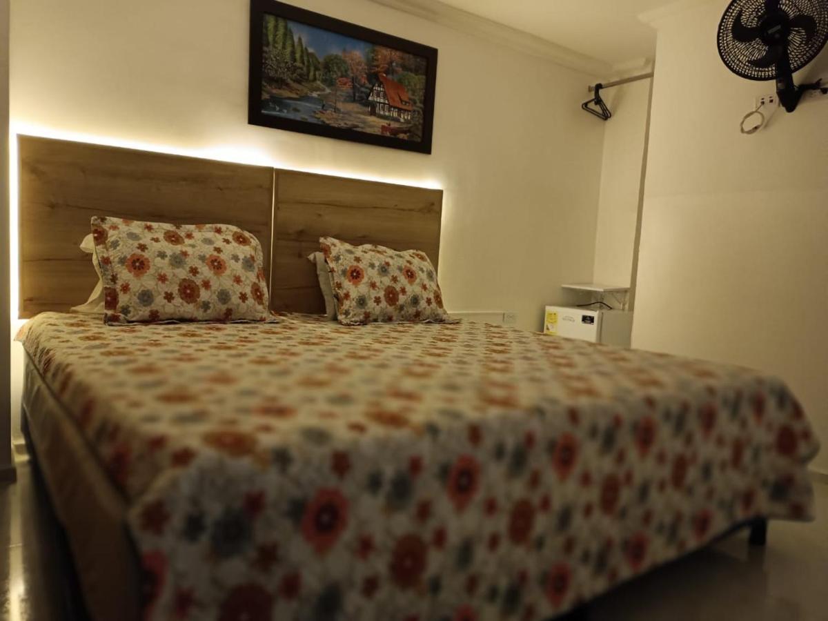 Hotel Eterna Primavera Меделин Екстериор снимка