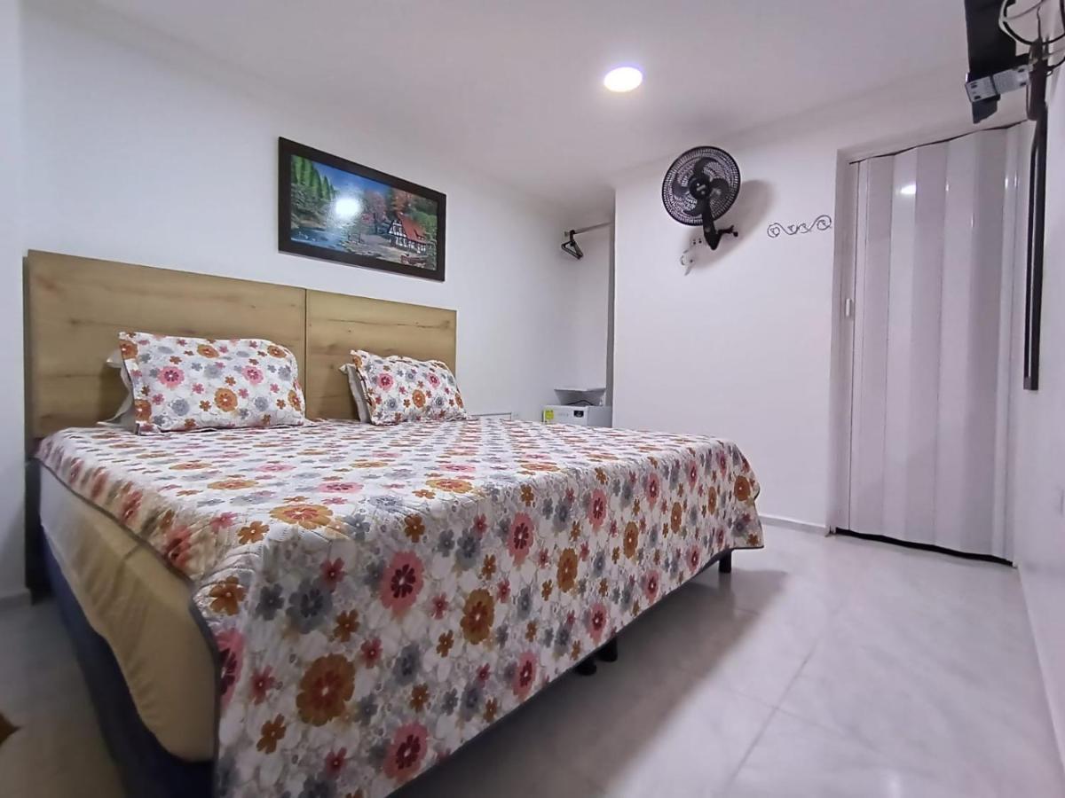Hotel Eterna Primavera Меделин Екстериор снимка